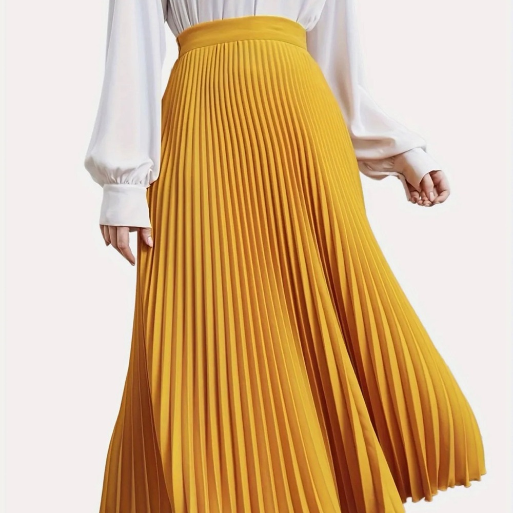 A New Day Womens Yellow Flowy Pleated Skirt
